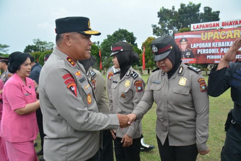 Kapolda Kepri Pimpin Upacara Laporan Kenaikan Pangkat 310 Personel Polda Kepri Dan Jajaran