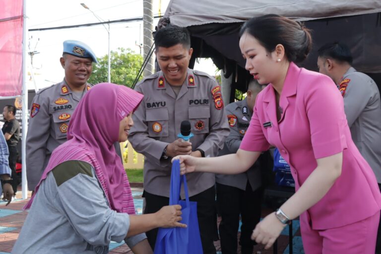 Peringati Hari Bhayangkara Ke-77, Polres Majalengka Gelar Bazar Murah
