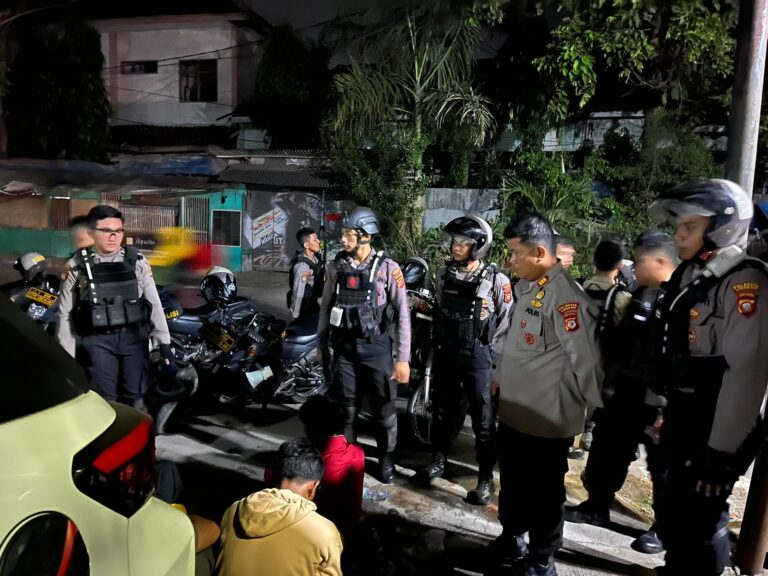 Tim Raimas Macan Kumbang 852 Polresta Cirebon Gagalkan Aksi Tawuran, 10 Pemuda Diamankan