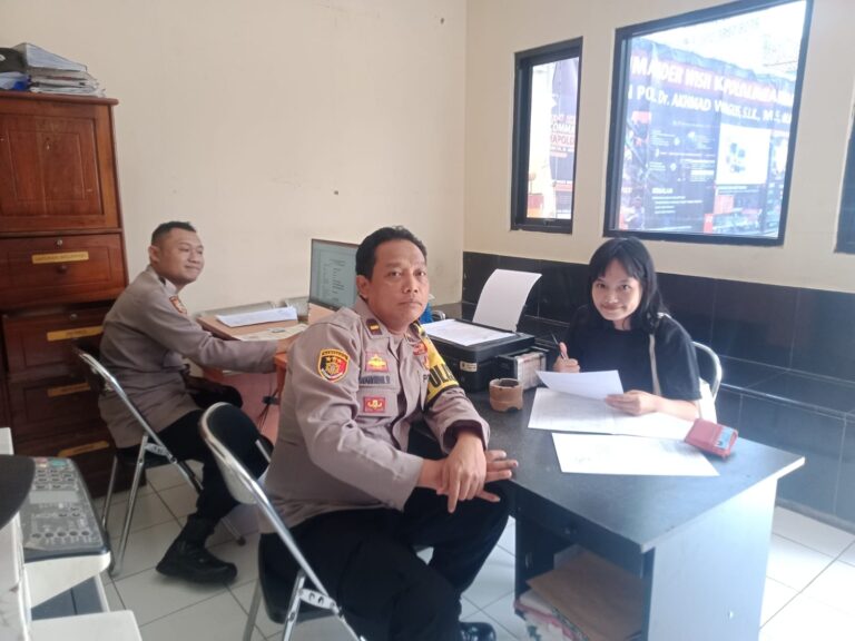 Sebagai Bentuk Pelayanan, Polsek Cikijing Lakukan Sosialisasi Hotline Call Center 110 Kepada Masyarakat