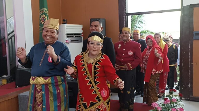 Semarakan HUT RI KE 78 Pejabat PN Jakarta Selatan Menggelar Fashion Show Pakaian Adat Nusantara