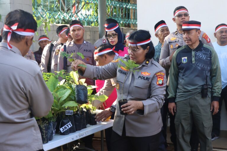 Perbaiki Kualitas Udara Jakarta, Polda Metro Jaya Melalui Polres Metro Jakarta Pusat Gencarkan Penanaman 15.000 Pohon