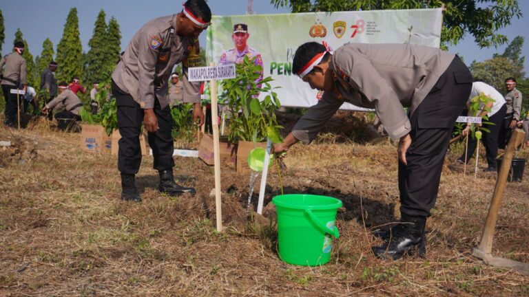 Polresta Surakarta Laksanakan Tanam 1000 Pohon Secara Serentak
