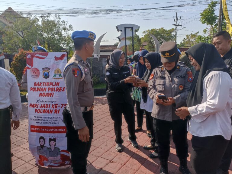 Polwan Polres Ngawi Melakukan Gaktiplin Serentak