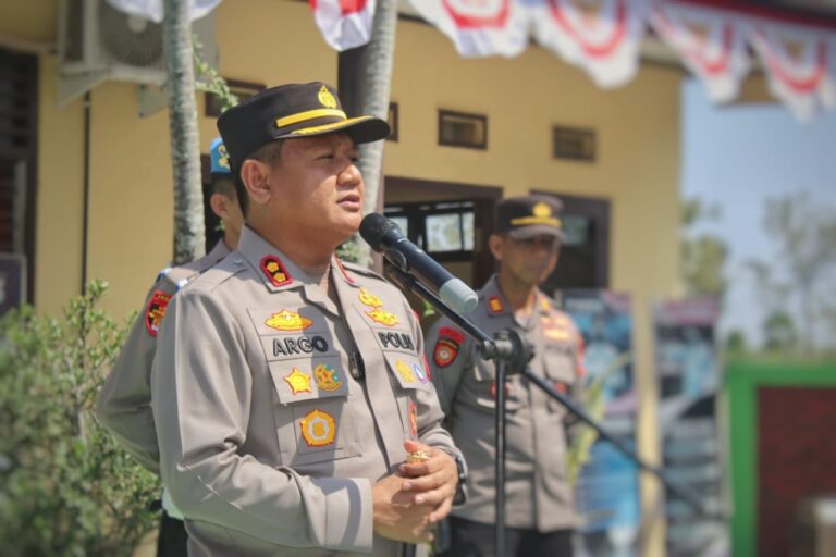 Kapolres Ngawi Pimpin Apel di Polsek Pitu