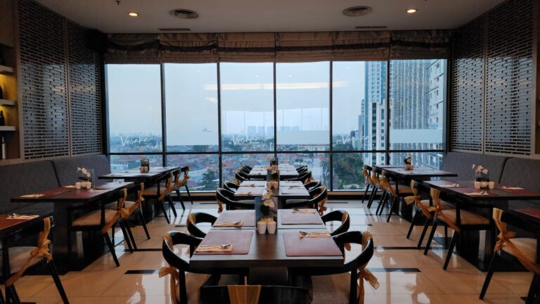 Meeting Point Komunitas Jakarta Timur Di 7th Sky Lounge – Vasaka Hotel Jakarta