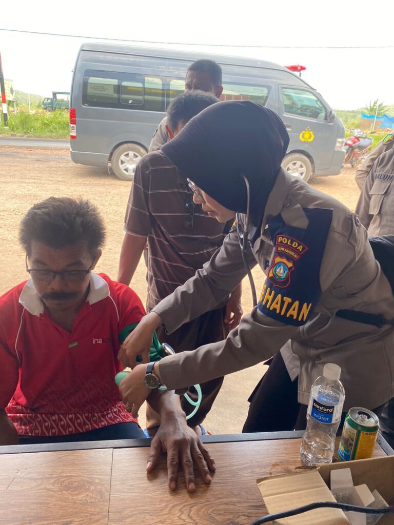 Polri Gelar Bakti Kesehatan Bagi Masyarakat Rempang