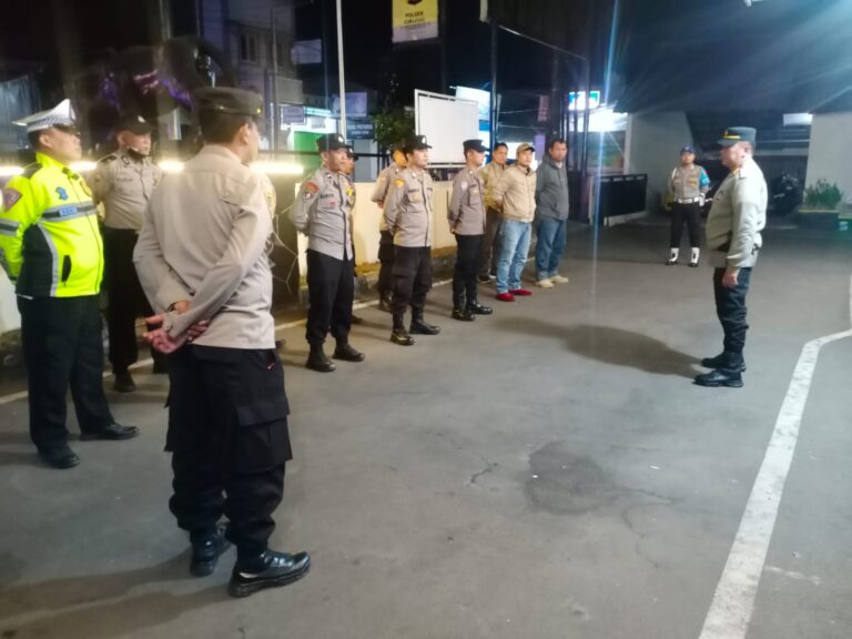 Kapolsek Cikijing Pimpin Apel Dan Pelaksanaan KRYD Gabungan Zona 5 di Wilkum Polsek Cikijing.