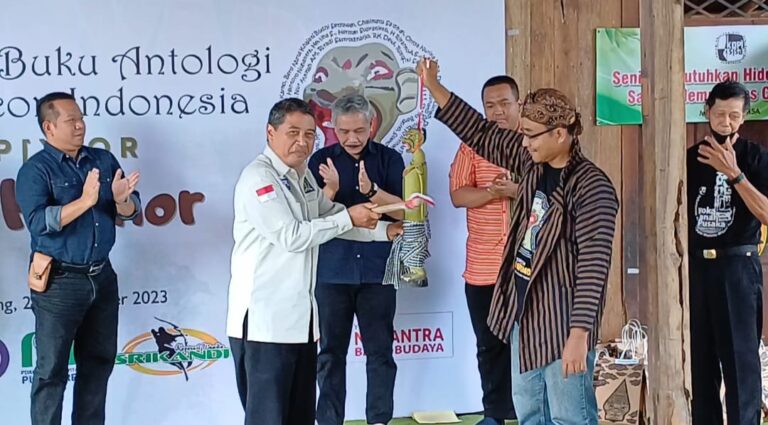 Peluncuran Buku Antologi Puisi Lelucon Indonesia