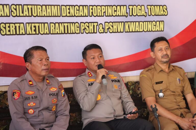 Kapolres Ngawi Jalin Silaturahmi dengan Forkopimcam Kwadungan