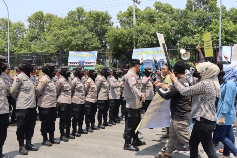 Polresta Cirebon Gelar Simulasi Penanganan Kontijensi Pengamanan Pilwu Serentak 2023 dan Pemilu 2024