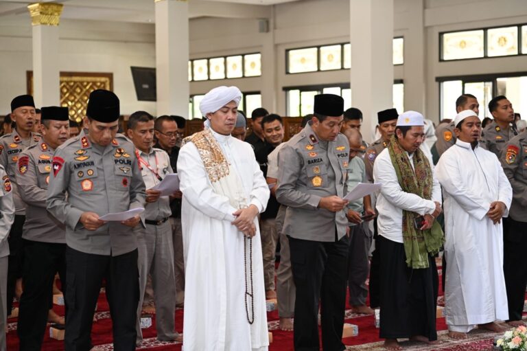 Kapolda Jabar Hadiri Pembinaan Rohani dalan Rangka Maulid Nabi Muhammad SAW Tahun 1445 H/ 2023 M
