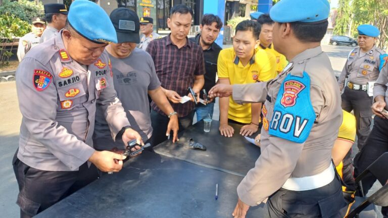 Operasi Mantap Brata Lodaya 2023: Propam Polres Majalengka Gelar Tes Senpi dan Tes Urine