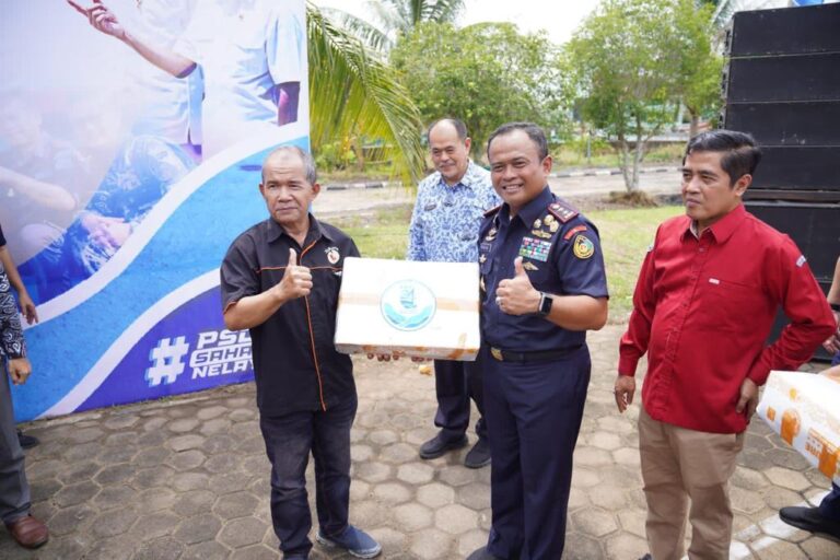 KKP melalui Ditjen PSDKP salurkan 28.5 ton produk ikan pada Bulan Bakti KKP 2023