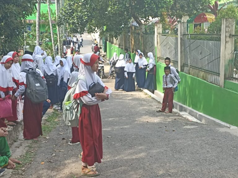 Setelah Di Guyur Hujan Kondisi Cuaca Membaik, Aktivitas Kegiatan Belajar di Kota Jambi Kembali Normal