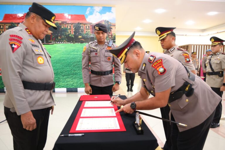 Kapolda kepri pimpin sertijab kapolres karimun & kapolres Lingga polda kepri