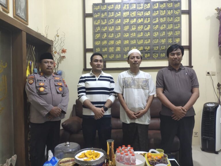 Sampaikan Pemilu Damai, Kapolres Kendal Jalin Silaturahmi Ke Pengasuh Ponpes Al Musthofa Pandes