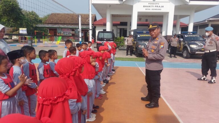 Polsek Kwadungan Kenalkan Tugas Polri Kepada Generasi Bangsa Sejak Dini
