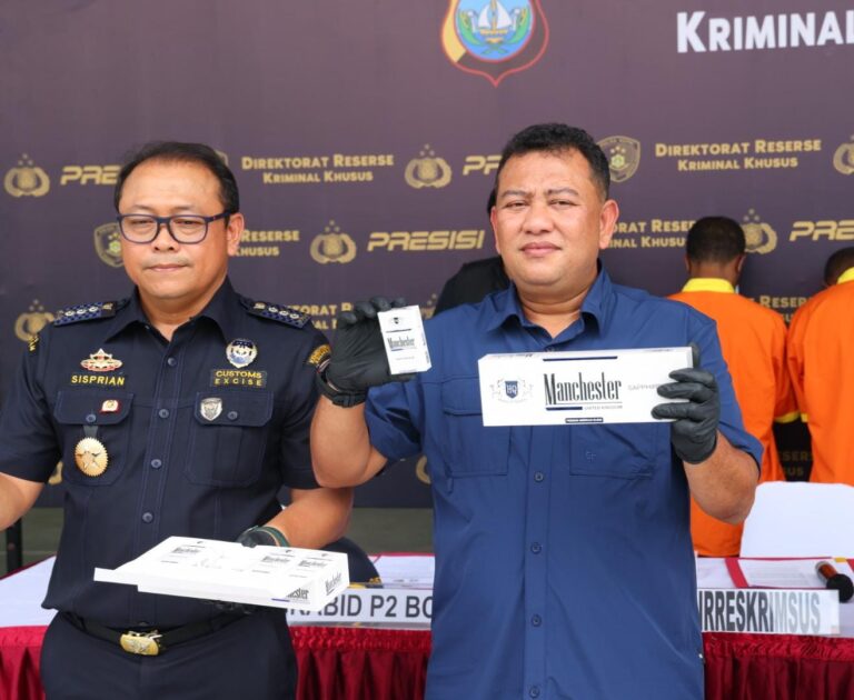 Polda kepri Berhasil Amankan 2 orang Tersangka Peredaran Rokok IIegal di Kota Batam