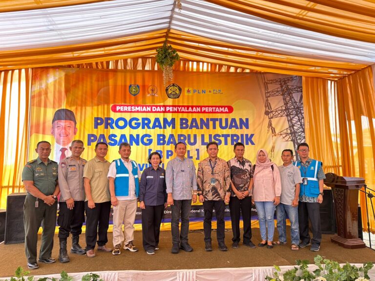 870 Rumah Masyarakat Menerima Bantuan Baher Pasang Listrik Baru Gratis