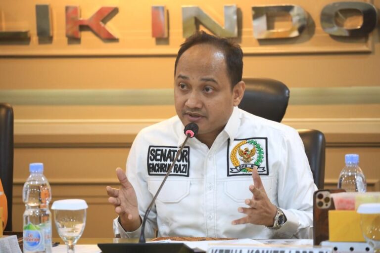 Momentum HUT PGRI ke -78, Ketua Komite I DPD RI Fachrul Razi Minta Pemerintah Tuntaskan Persoalan Guru Honorer Sampai Akhir 2024
