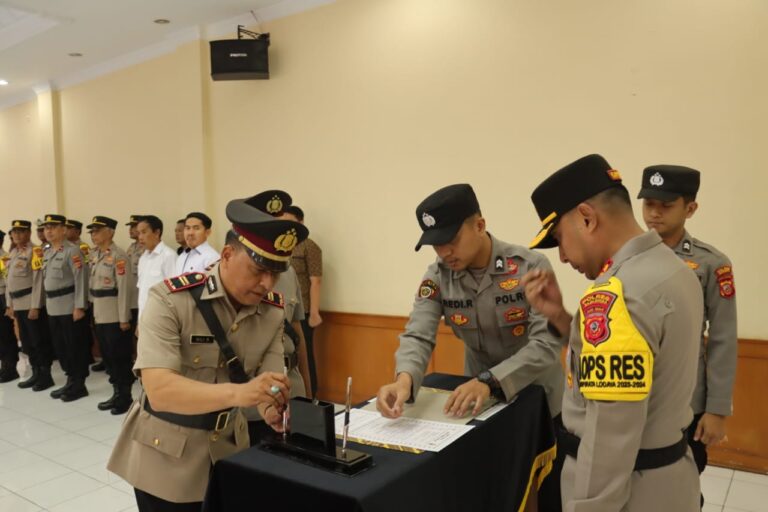 Kapolres Majalengka Pimpin Serah Terima Jabatan Kapolsek Sindangwangi dan Kapolsek Malausma di Aula Kanya Wasistha