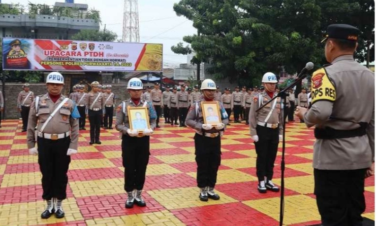Akibat Melakukan Pelanggaran Fatal Dua Personel Polres Purwakarta di Pecat