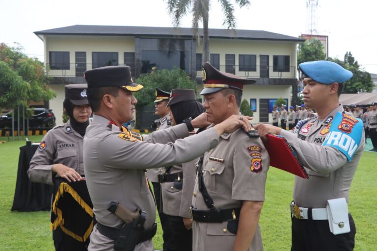 Kapolresta Cirebon Pimpin Sertijab Kabag Ren, Kasat Binmas, dan Kapolsek Pabuaran