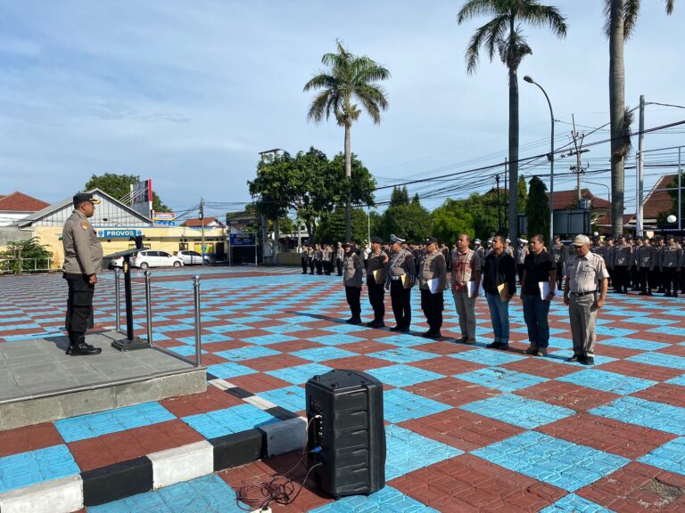 Kabag Ren Polres Majalengka Pimpin Apel Pagi, Ingatkan Netralitas dan Pelayanan Berkualitas