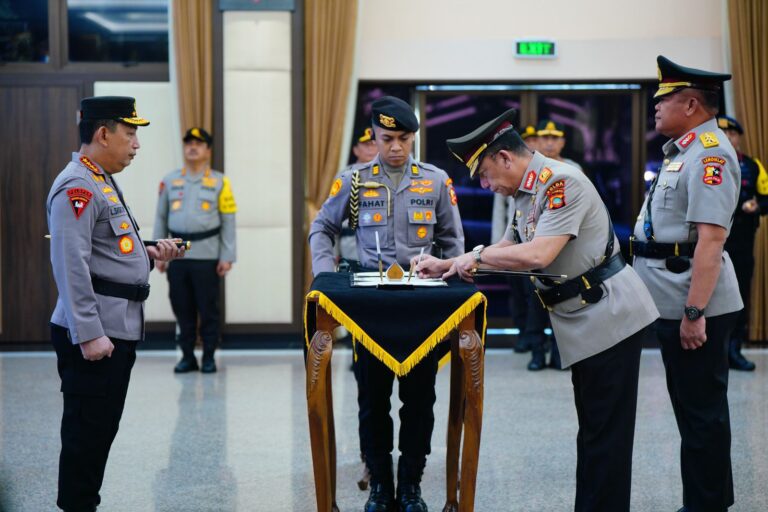Kapolda kepri resmi dijabat Brigjen, pol. drs, Yan Fitri Halimansyah,m.h.