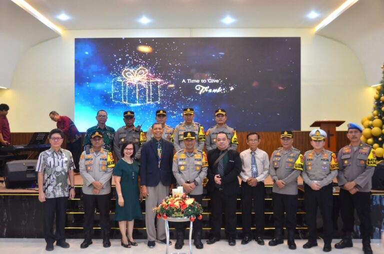 Kapolresta Cirebon Monitoring Pengamanan Hari Raya Natal di Gereja