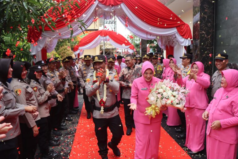 Kombes Pol Sumarni Resmi Jabat Kapolresta Cirebon