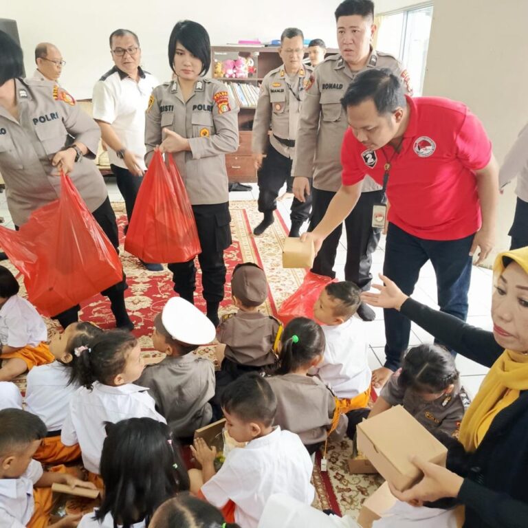Bakti Sosial, Berbagi Kasih Natal 2023 Bersama Polda Metro Jaya