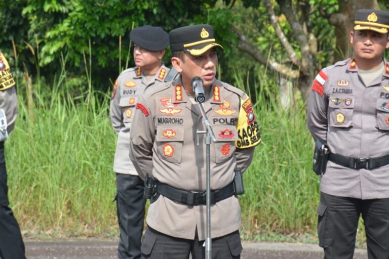 Polda kepri dan Polres barelang Amankan kegiatan silaturahmi Relawan di kota batam.