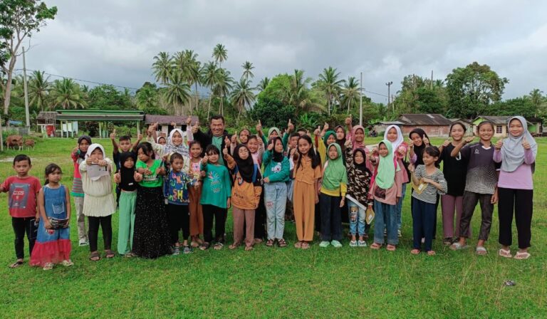 Anak-Anak Perbatasan Natuna Dapat Pembekalan Materi Bahasa Inggris, Dari Kampung Bahari Nusantara(KBN) TNI AL.