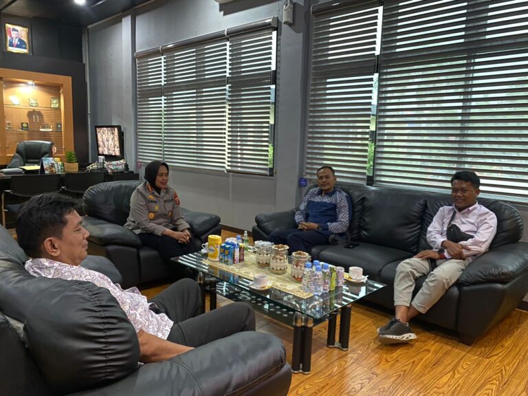 Silaturahmi dengan Rektor UMC, Kapolresta Cirebon Siap Perkuat Sinergitas Dengan Akademisi