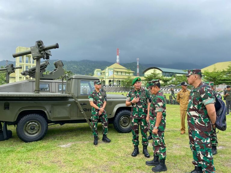 Panglima Komando Gabungan Wilayah Pertahanan (Pangkogabwilhan) I, Laksamana Madya TNI Agus Hariadi M.Han,  Melaksanakan Kunjungan Kerja di Wilayah Kabupaten Natuna