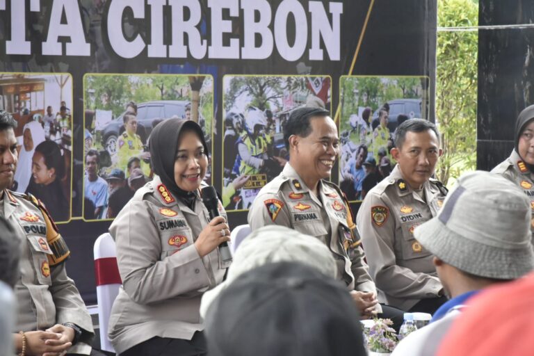 Jumat Curhat, Kapolresta Cirebon Beri Pesan Kamtibmas ke Abang Becak