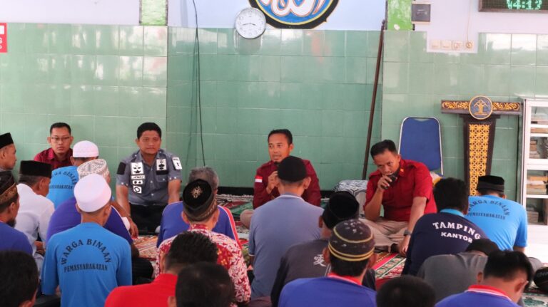 Wujudkan Lapas Bersih dan Indah , Plt. Kepala Lapas Kumpulkan WBP perwakilan seluruh Kamar Hunian