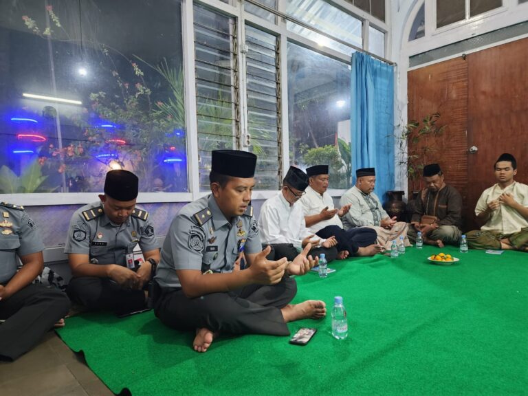 Lantunan Yasin dan Tahlil Bergema di Lapas Kediri