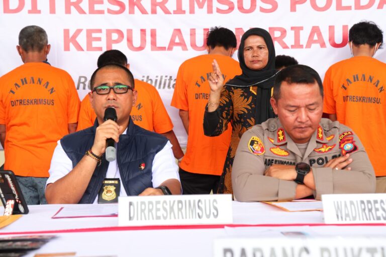 Polda Kepri Berhasil Ungkap Jaringan Prostitusi Online Melalui Michat di Batam.