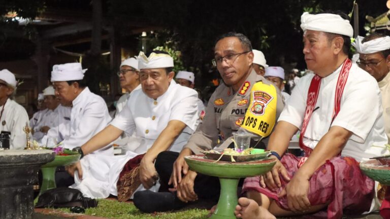 Kapolrestro Jaktim : Apresiasi Ibadah Parisada Hindu Dharma Indonesia Doakan Untuk Pemilu Damai