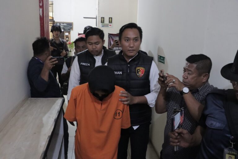 Polres Lingga Gelar Konferensi Pers Ungkap Kasus Tindak Pidana Pencabulan dan Pornografi