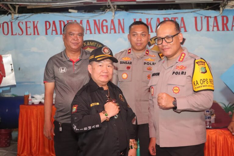 Jumat Curhat Dengan Warga Pademangan Barat, Kapolres Metro Jakut Imbau Warga Jaga Kamtibmas 