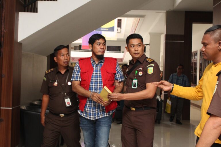 Kejati Sumut Tahan Kadis Kesehatan Provsu dan Rekanan Terkait Dugaan Mark-Up APD Covid-19 Tahun 2020
