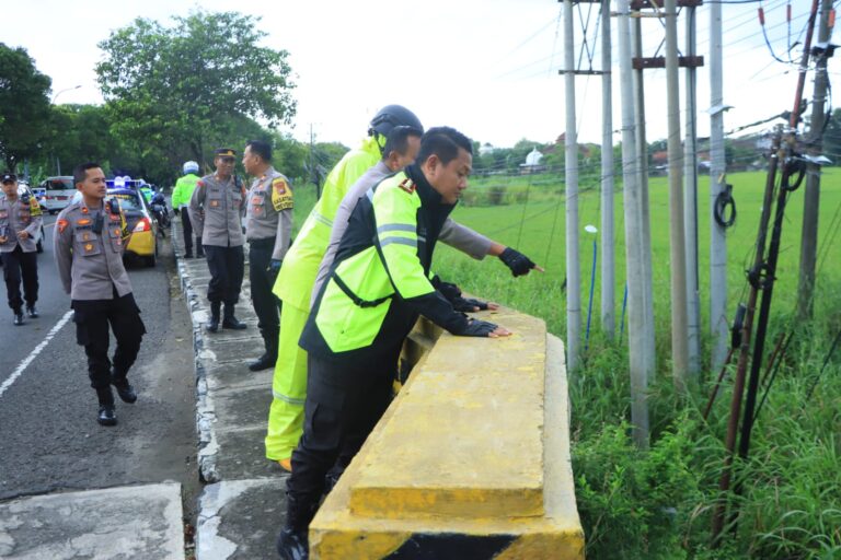 Kapolres Ngawi Patroli Cek Debit Air