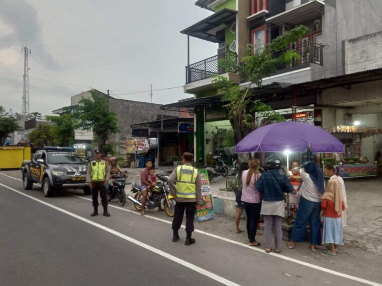 Patroli Ngabuburit Polsek Karangjati Jaga Kamtibmas Ngawi