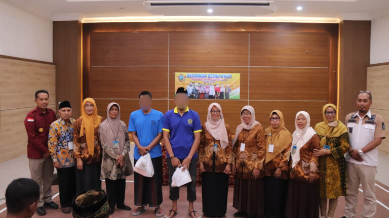 Berkah Ramadhan, PWRI Mojoroto Kota Kediri Berbagi dengan Warga Binaan Lapas Kediri