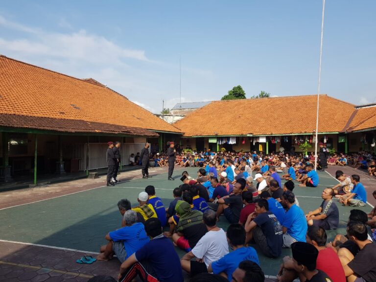 Sosialisasi oleh Plt. Kepala Lapas Kediri, Narapidana Punya Kesempatan Buka Bersama Dengan Keluarga