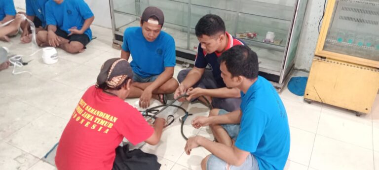 Lestarikan Budaya Lokal, Lapas Kediri Gelar Pelatihan pembuatan Pecut bagi Warga Binaan